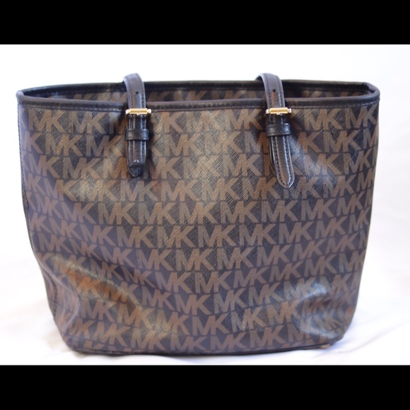 Micheal Kors Purse - Picture 3 of 6